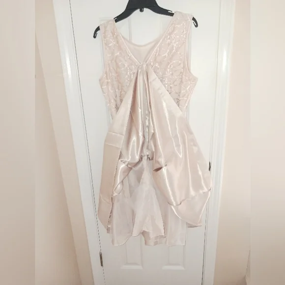 𝅺JESSICA HOWARD Dress, fully lined petticoat. - Picture 3 of 7